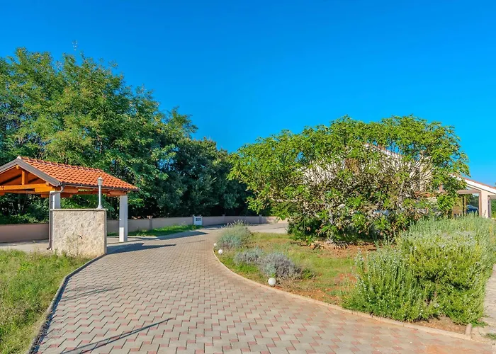 Family Friendly House With A Parking Space Privlaka, Zadar - 23633 Prázdninový dům Privlaka (Zadar)
