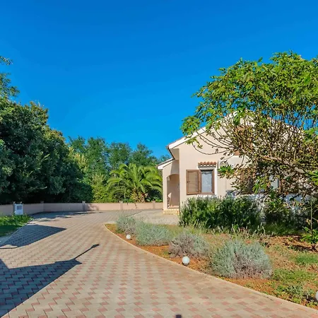 Family Friendly House With A Parking Space Privlaka, Zadar - 23633 Prázdninový dům
