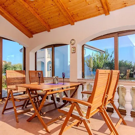 Family Friendly House With A Parking Space Privlaka, Zadar - 23633 Feriehus